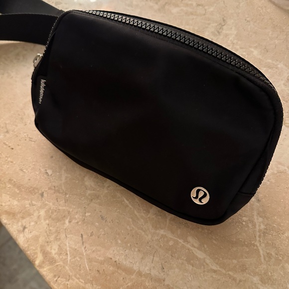 lululemon athletica Handbags - The Everywhere Belt Bag -Black